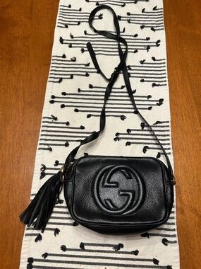 Authentic Gucci Black Soho Pebbled Leather Crossbody 🎇